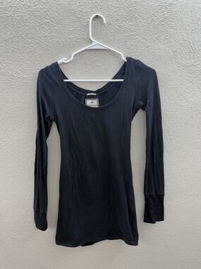 Poof Excellence Womens Shirt Size Medium Black Long Sleeve Scoop Neck Stretch